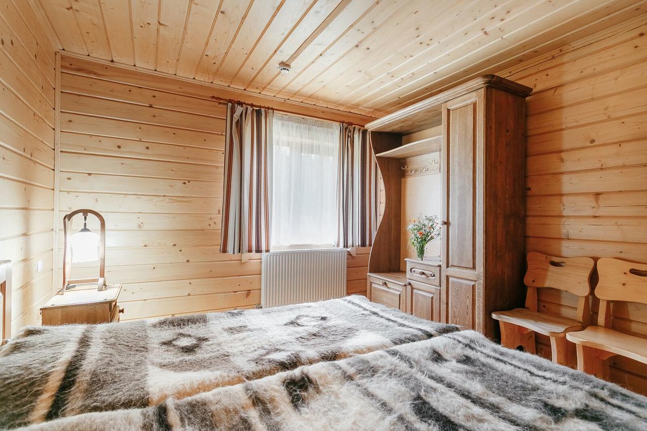 Hotel "Odessa" เวอร์คอฟเวอนา ภายนอก รูปภาพ
